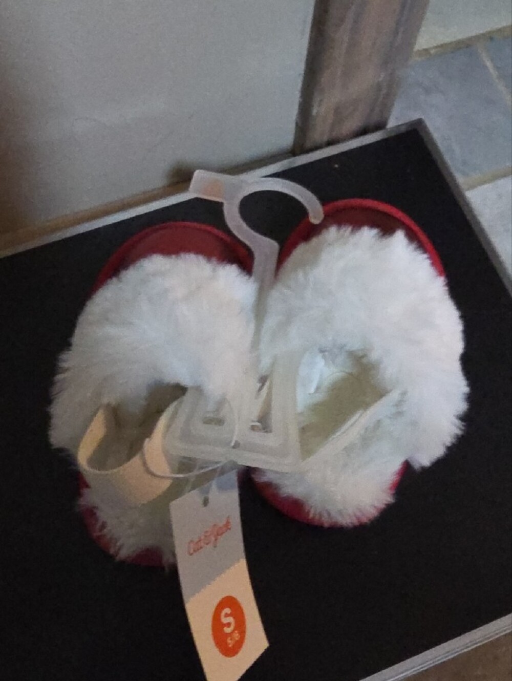 Red Faux-Fur Trim Kids Slippers - Picture 2 of 2
